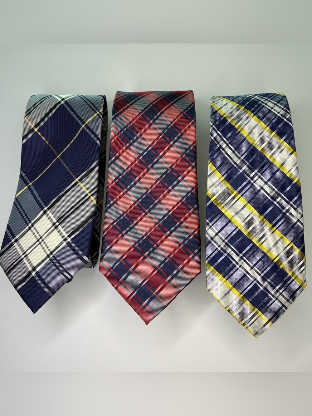 (3) TOMMY HILFIGER Mens Tie lot nice Plaid/Checked patterns. 2 Silk & 1 Blend